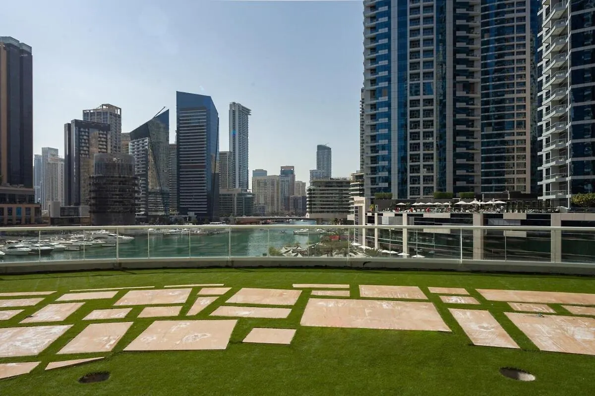 Apartment Waves - Charming Apt With Balcony Steps From The Beach Dubai